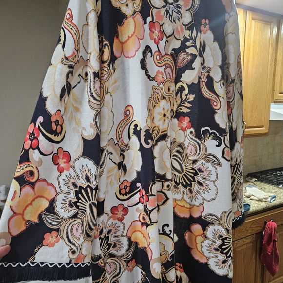 Chico's Patterned Top - Picture 3 of 3